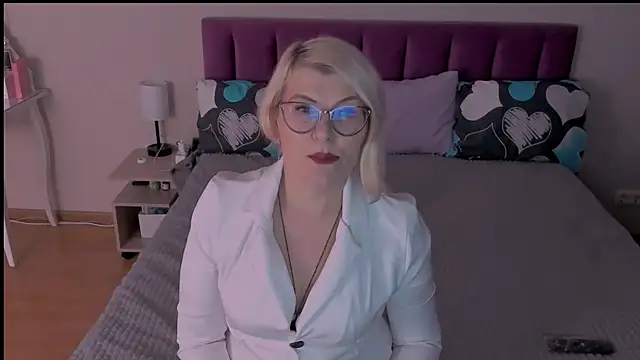 sabrinamacmarren online show from 02-26-25, 04:24