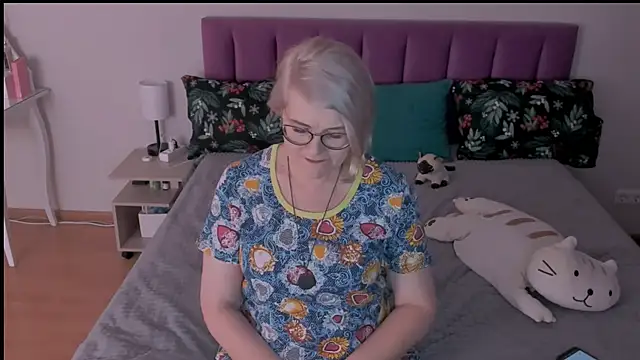 sabrinamacmarren online show from 03-05-25, 08:21