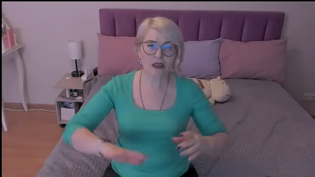 sabrinamacmarren online show from 03-10-25, 08:56