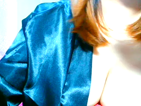 Snapshot of Hershey10 chatting on 11-19-25, 09:59 Hershey10 online show from 11-19-25, 09:59