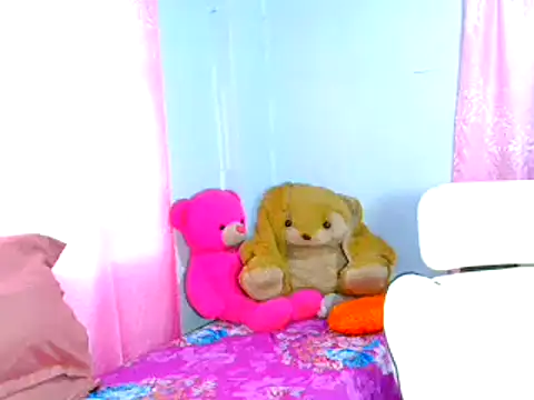 Snapshot of Hershey10 chatting on 11-21-25, 11:14 Hershey10 online show from 11-21-25, 11:14