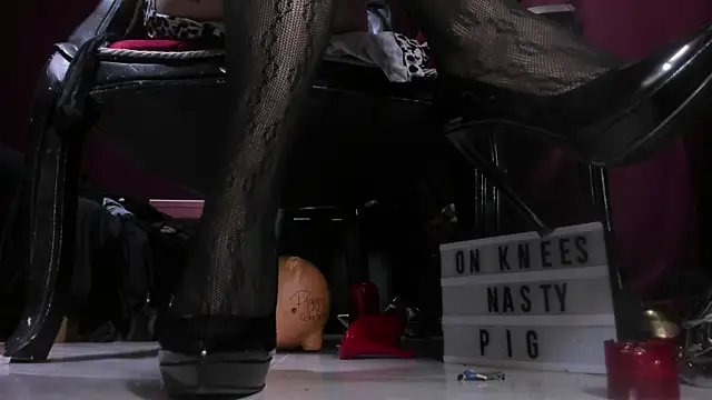 Snapshot of MeGoddesSara chatting on 01-16-26, 05:39 MeGoddesSara online show from 01-16-26, 05:39