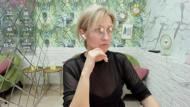 Paris Cherry online show from 09-27-25, 08:14