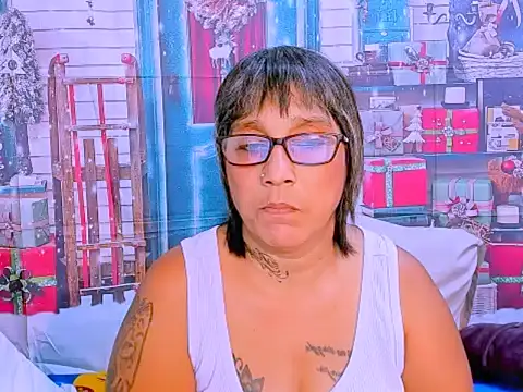 indianroxy online show from 12-20-25, 09:22