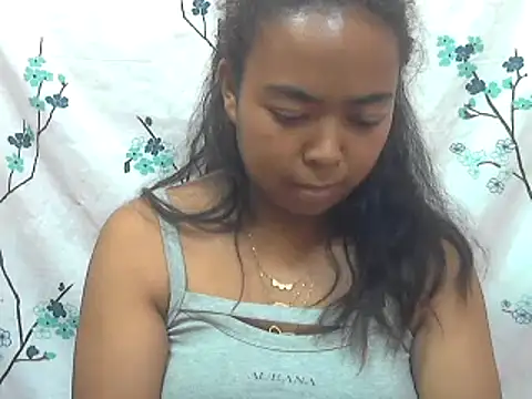 Snapshot of milkboobsgirl chatting on 02-28-25, 07:48 milkboobsgirl online show from 02-28-25, 07:48