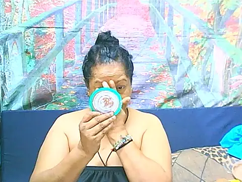 Snapshot of matureindian chatting on 12-22-25, 11:29 matureindian online show from 12-22-25, 11:29