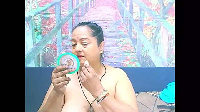 Snapshot of matureindian chatting on 01-14-26, 12:33 matureindian online show from 01-14-26, 12:33