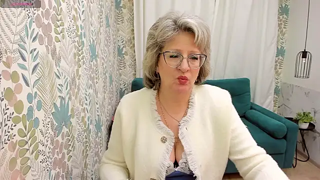 EvelynJoyful online show from 02-06-25, 08:18