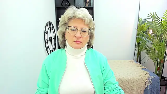 EvelynJoyful online show from 01-13-26, 05:24