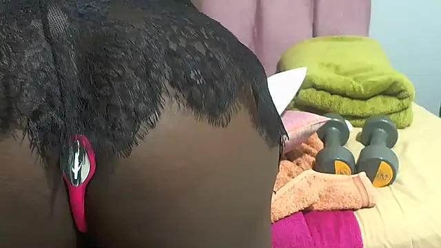 Snapshot of brownsugahxx chatting on 11-23-25, 07:24 brownsugahxx online show from 11-23-25, 07:24