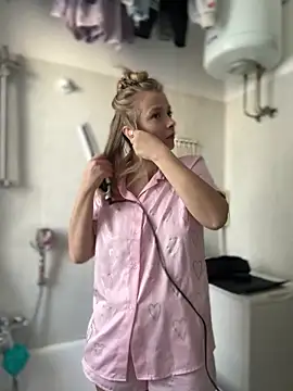 Snapshot of AnastasiaAniess chatting on 12-16-24, 10:08 AnastasiaAniess online show from 12-16-24, 10:08