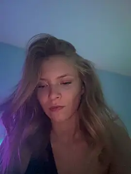 Snapshot of AnastasiaAniess chatting on 01-07-25, 06:03 AnastasiaAniess online show from 01-07-25, 06:03