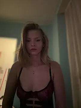 Snapshot of AnastasiaAniess chatting on 02-14-25, 06:40 AnastasiaAniess online show from 02-14-25, 06:40