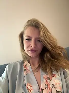 Snapshot of AnastasiaAniess chatting on 02-21-25, 08:49 AnastasiaAniess online show from 02-21-25, 08:49