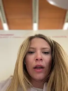 Snapshot of AnastasiaAniess chatting on 03-21-25, 08:50 AnastasiaAniess online show from 03-21-25, 08:50