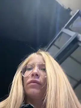 Snapshot of AnastasiaAniess chatting on 09-28-25, 08:47 AnastasiaAniess online show from 09-28-25, 08:47