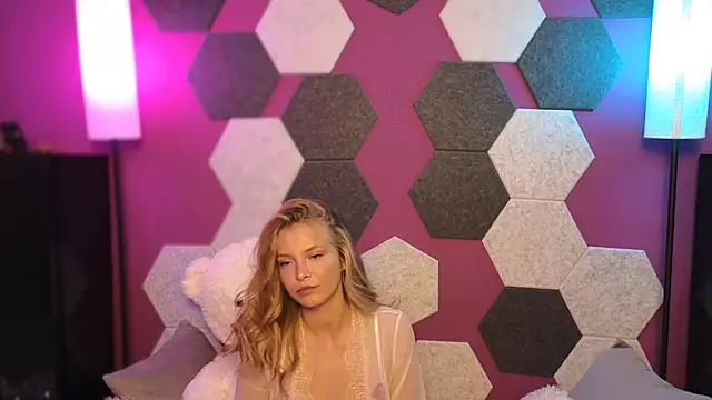 Snapshot of AnastasiaAniess chatting on 10-25-25, 08:14 AnastasiaAniess online show from 10-25-25, 08:14