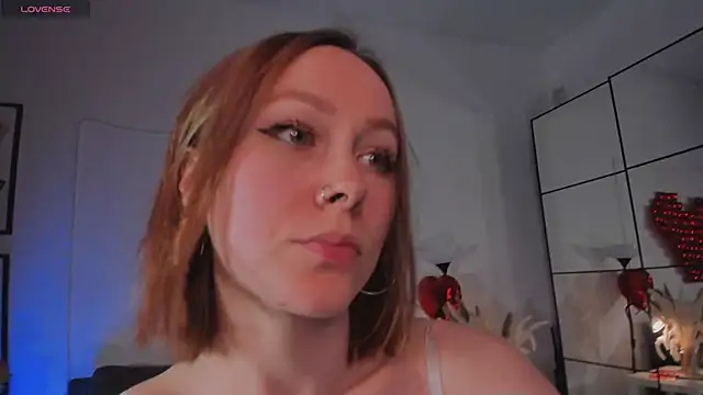 Snapshot of LilianKroft chatting on 02-14-26, 12:24 LilianKroft online show from 02-14-26, 12:24