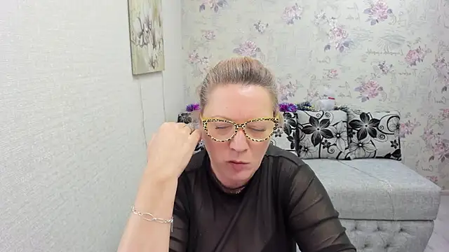 LeaPure online show from 01-12-25, 09:30