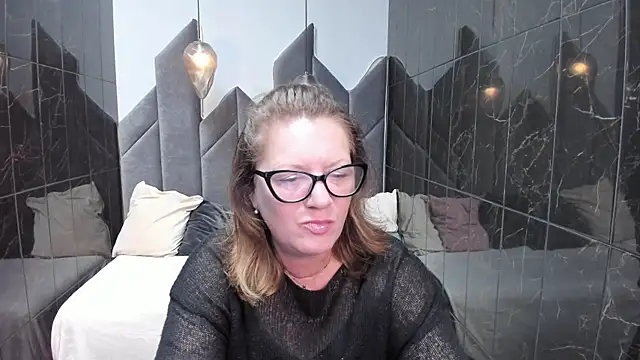 LeaPure online show from 09-28-25, 05:24