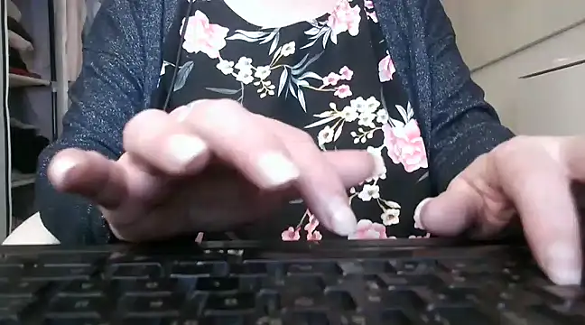 heidi60 online show from 02-24-25, 08:27