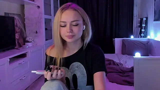 Snapshot of MaryDreaminess chatting on 09-18-25, 08:22 MaryDreaminess online show from 09-18-25, 08:22