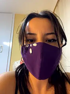 White-Petite online show from 01-12-26, 04:45