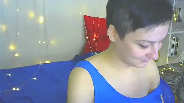 Snapshot of MartaBounty chatting on 12-14-24, 05:47 MartaBounty online show from 12-14-24, 05:47