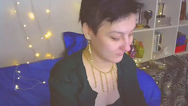 Snapshot of MartaBounty chatting on 12-15-24, 10:15 MartaBounty online show from 12-15-24, 10:15