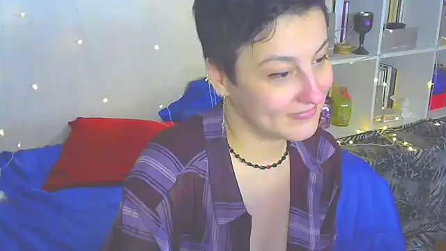 Snapshot of MartaBounty chatting on 12-26-24, 02:44 MartaBounty online show from 12-26-24, 02:44