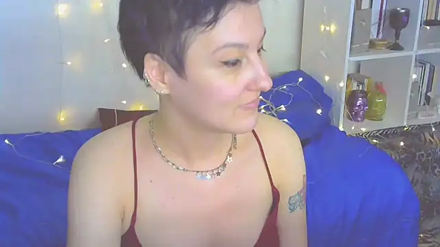 Snapshot of MartaBounty chatting on 12-28-24, 12:04 MartaBounty online show from 12-28-24, 12:04