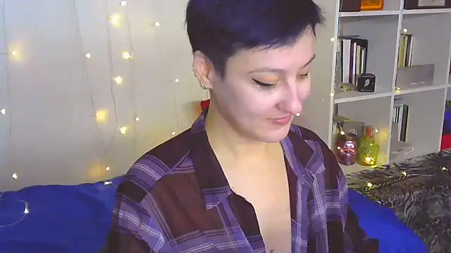 Snapshot of MartaBounty chatting on 02-15-25, 09:59 MartaBounty online show from 02-15-25, 09:59