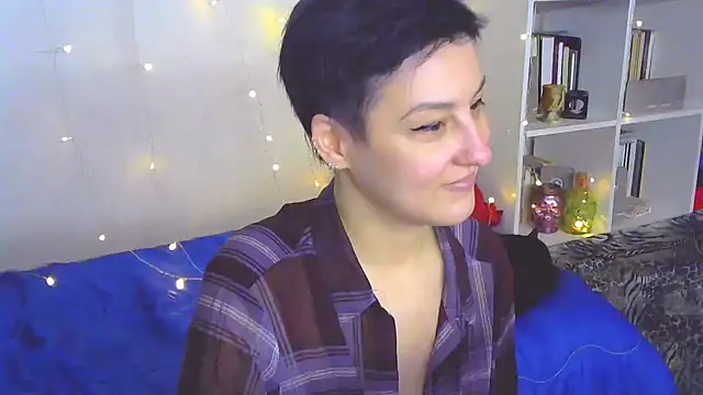 Snapshot of MartaBounty chatting on 02-16-25, 06:10 MartaBounty online show from 02-16-25, 06:10