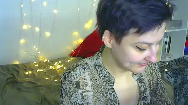 Snapshot of MartaBounty chatting on 02-25-25, 07:58 MartaBounty online show from 02-25-25, 07:58