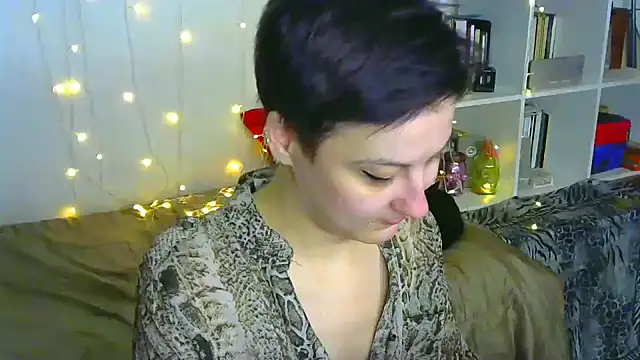 Snapshot of MartaBounty chatting on 02-25-25, 11:00 MartaBounty online show from 02-25-25, 11:00