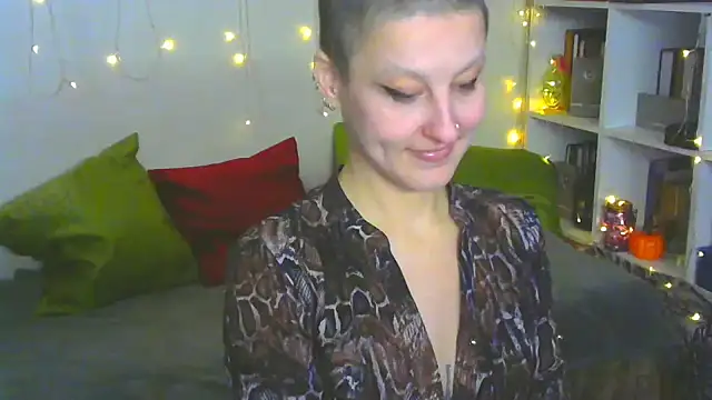 Snapshot of MartaBounty chatting on 10-24-25, 11:34 MartaBounty online show from 10-24-25, 11:34