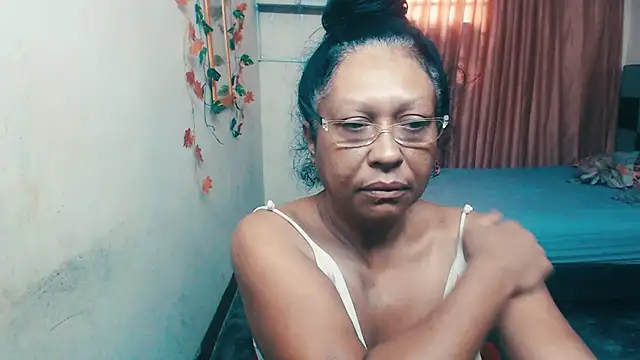 Snapshot of CindyClimax chatting on 09-20-25, 05:14 CindyClimax online show from 09-20-25, 05:14