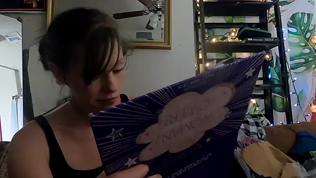 Snapshot of TheDaisyChaos chatting on 10-05-25, 11:52 TheDaisyChaos online show from 10-05-25, 11:52