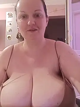 BustyLadyAlma online show from 03-01-26, 06:37