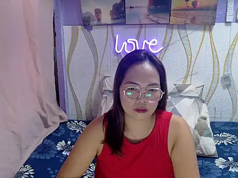 BURBERRY69 online show from 02-13-26, 04:52