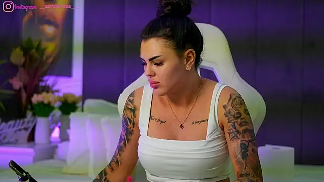 Snapshot of perfectt33n chatting on 11-25-25, 06:52 perfectt33n online show from 11-25-25, 06:52