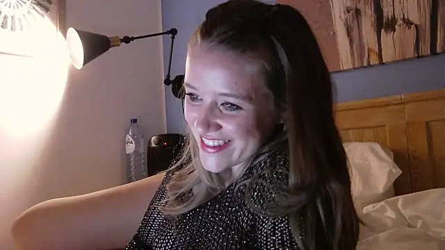 Neonstar online show from 03-21-25, 06:40