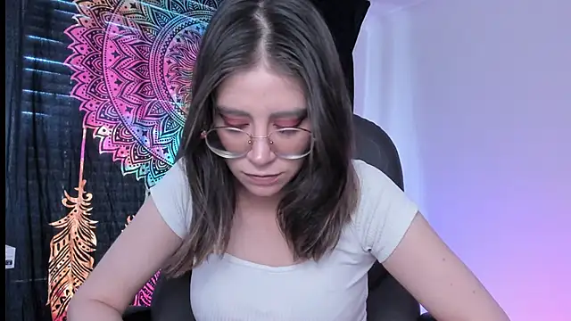 Snapshot of HazelKush chatting on 01-10-25, 06:49 HazelKush online show from 01-10-25, 06:49