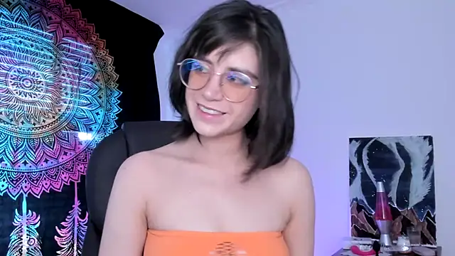 Snapshot of HazelKush chatting on 02-19-25, 08:52 HazelKush online show from 02-19-25, 08:52