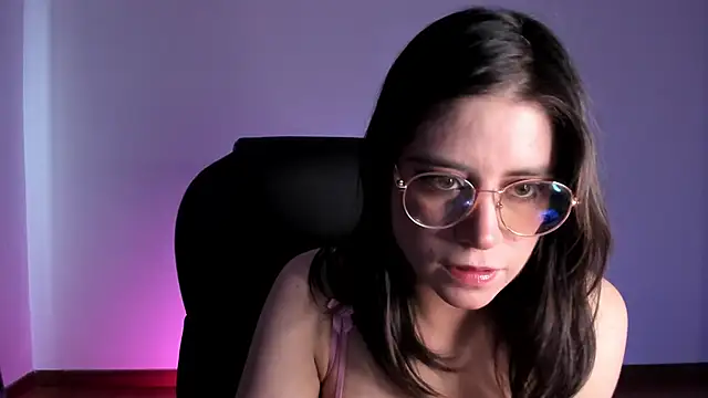 Snapshot of HazelKush chatting on 10-04-25, 08:07 HazelKush online show from 10-04-25, 08:07