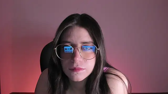 Snapshot of HazelKush chatting on 10-15-25, 08:20 HazelKush online show from 10-15-25, 08:20