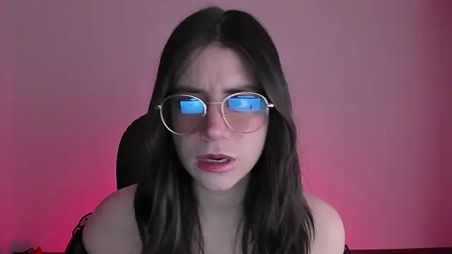 Snapshot of HazelKush chatting on 10-22-25, 01:28 HazelKush online show from 10-22-25, 01:28