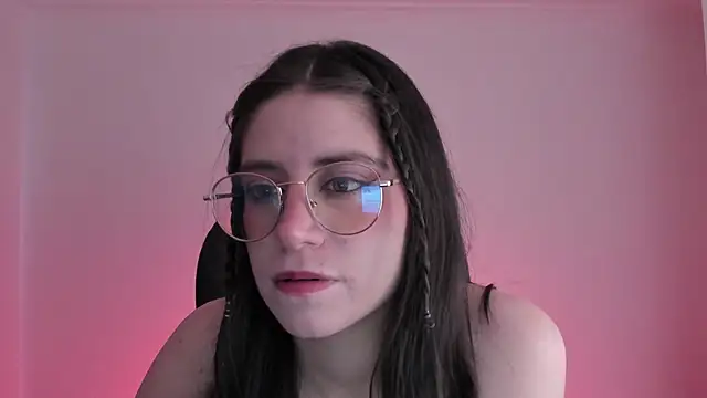 Snapshot of HazelKush chatting on 10-28-25, 09:39 HazelKush online show from 10-28-25, 09:39