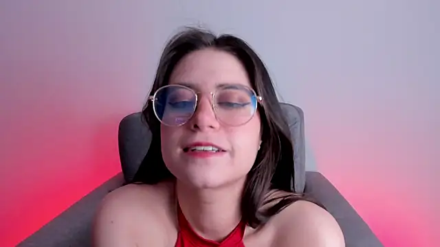 Snapshot of HazelKush chatting on 11-19-25, 10:10 HazelKush online show from 11-19-25, 10:10