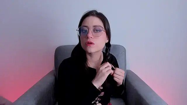 Snapshot of HazelKush chatting on 12-15-25, 09:30 HazelKush online show from 12-15-25, 09:30